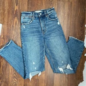 Abercrombie Curve Love 90’s Straight Ultra High Rise